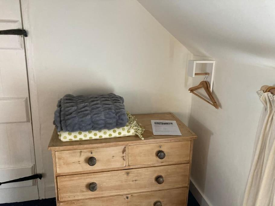 Bryntirion Farmhouse Rooms Llanfair Caereinion Eksteriør bilde