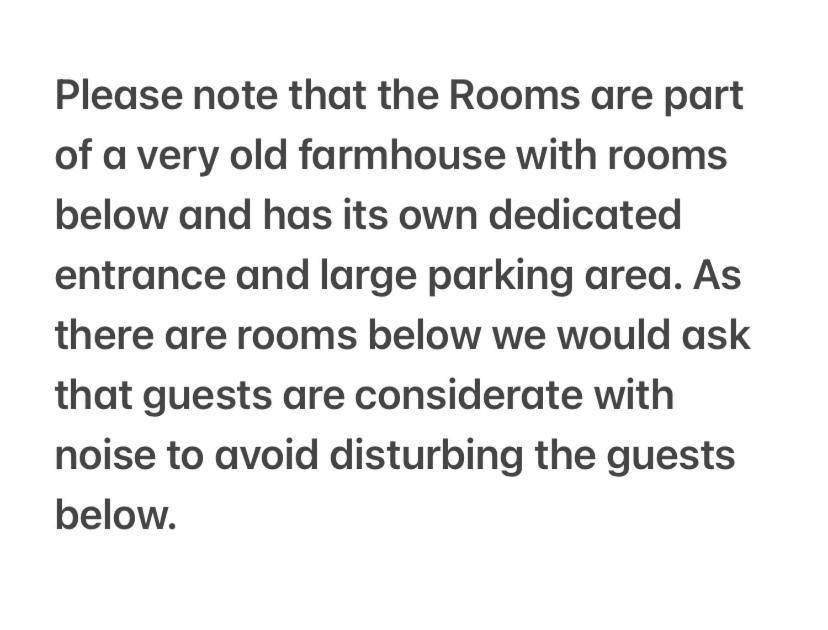 Bryntirion Farmhouse Rooms Llanfair Caereinion Eksteriør bilde